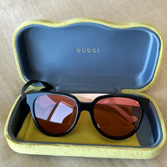 Gucci Oversize Frame Red Lens - Picture 4 of 4